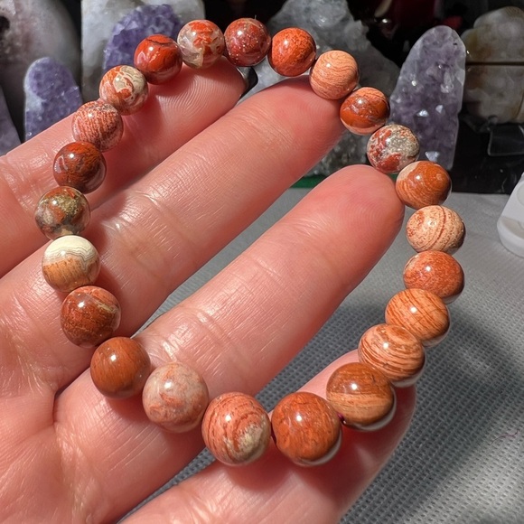 Elegant Red Stone Bracelet - Picture 4 of 10